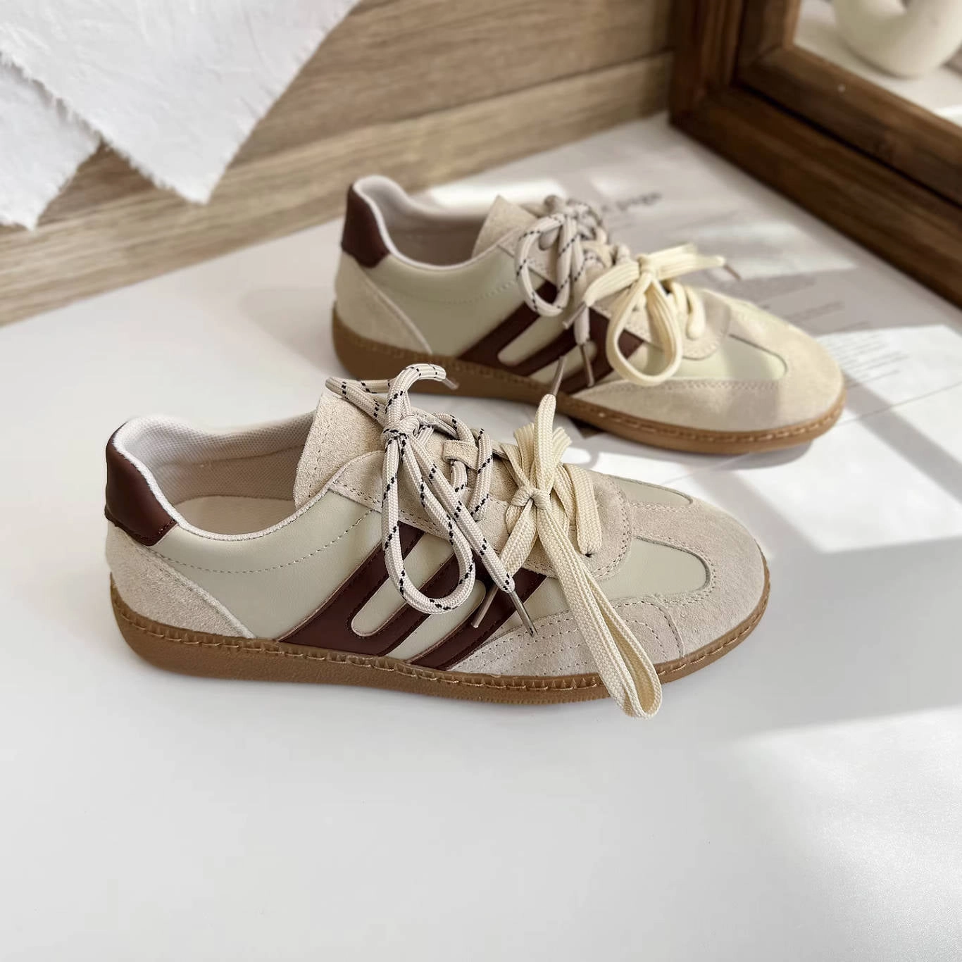 Anti Static Material Glam shock absorption Retro Autumn Leather Patchwork  Double Lace-Up Sneakers