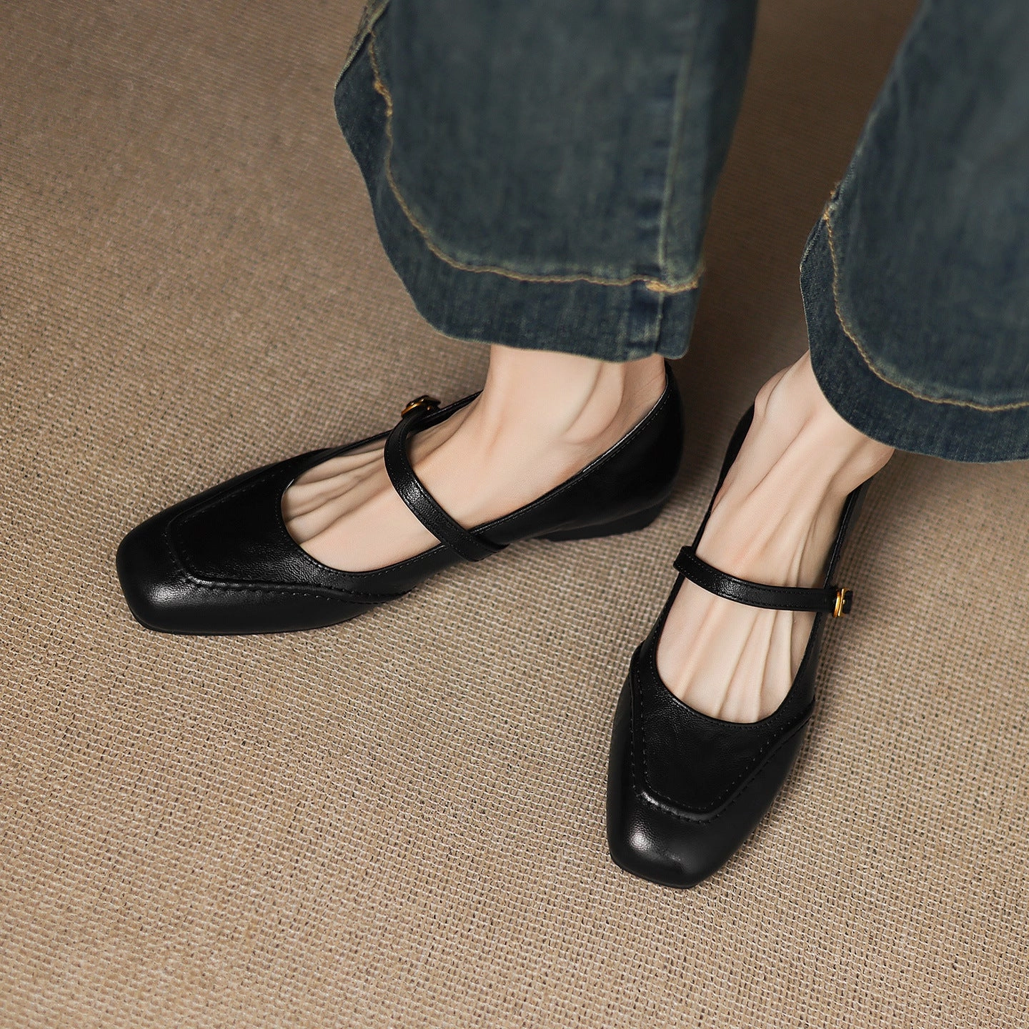 Ultimate materials Babakud Vintage Sheepskin Leather Shallow One Straped Shoes