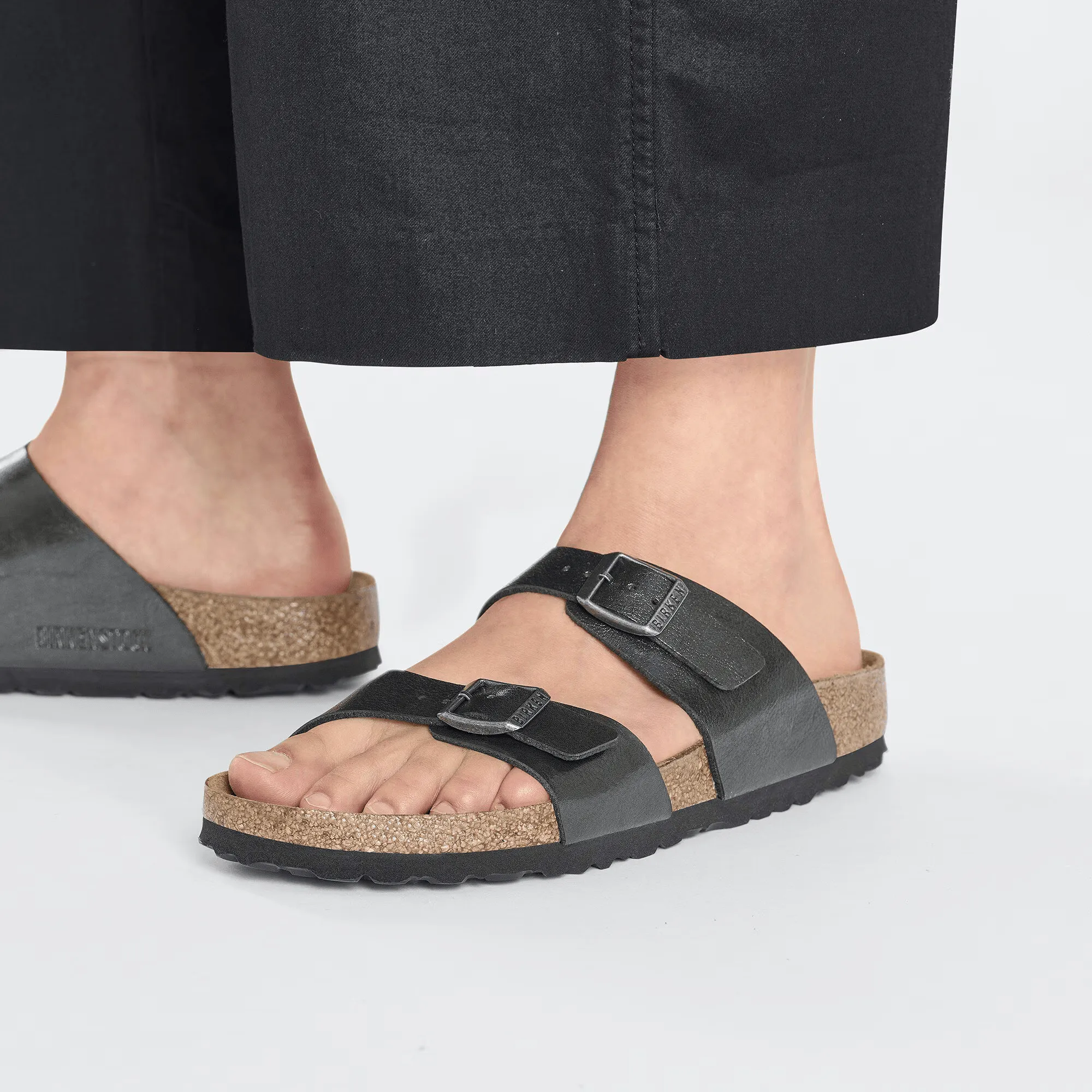 BIRKENSTOCK WOMENS BF SYDNEY - GRACEFUL LICORICE Durable flexibility Optimal flair