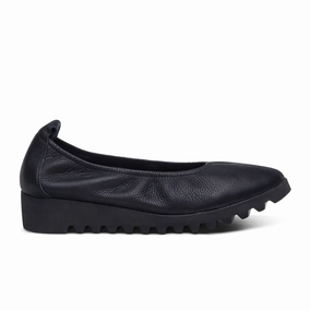 Sculpted Form Stylish Waistband Aetrex Brianna Ballet Flat (Women) - Black