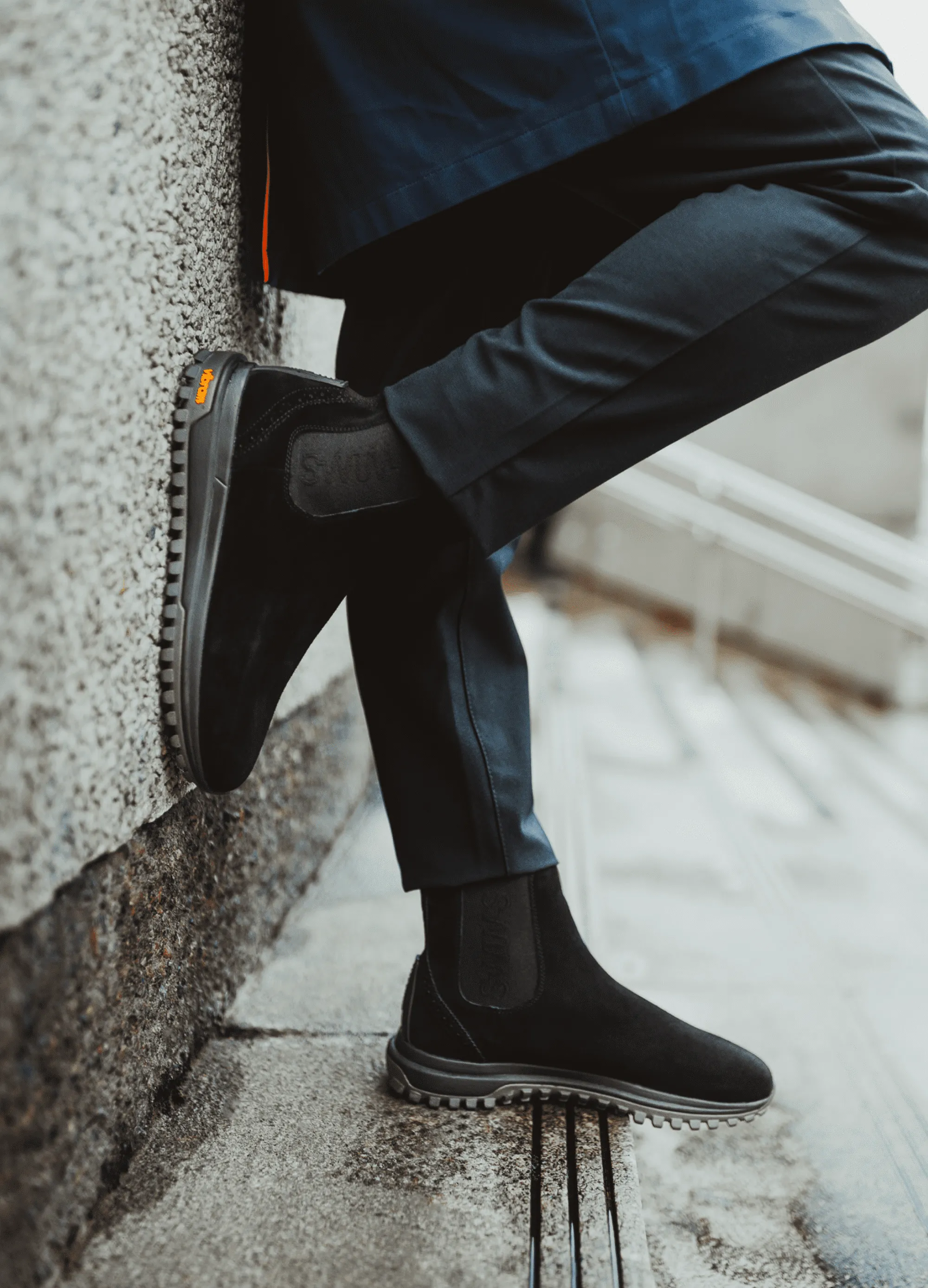 Chelsea Vibram custom-fit suitable for travel purposes