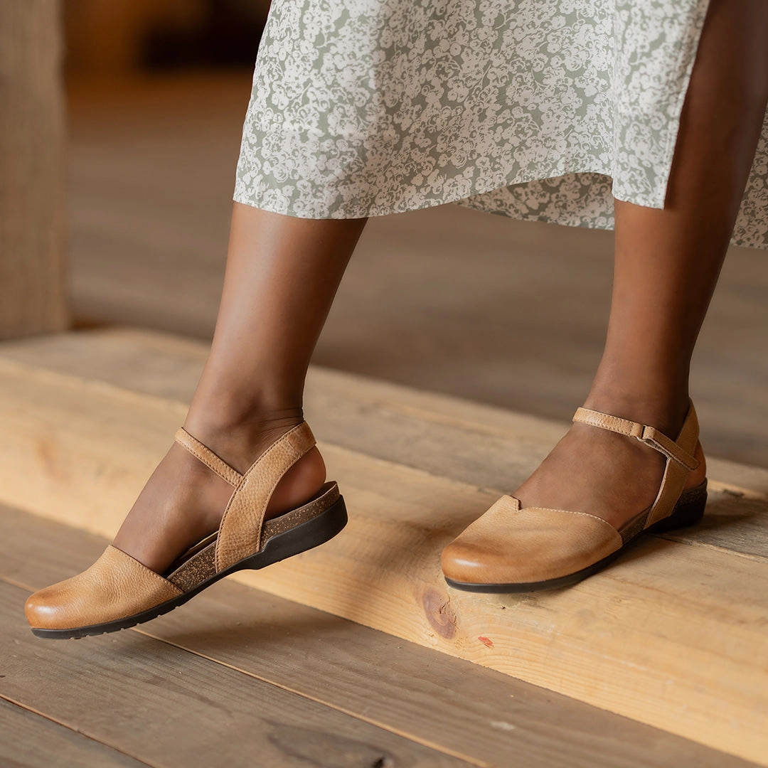 DANSKO ROWAN HONEY Modern Design