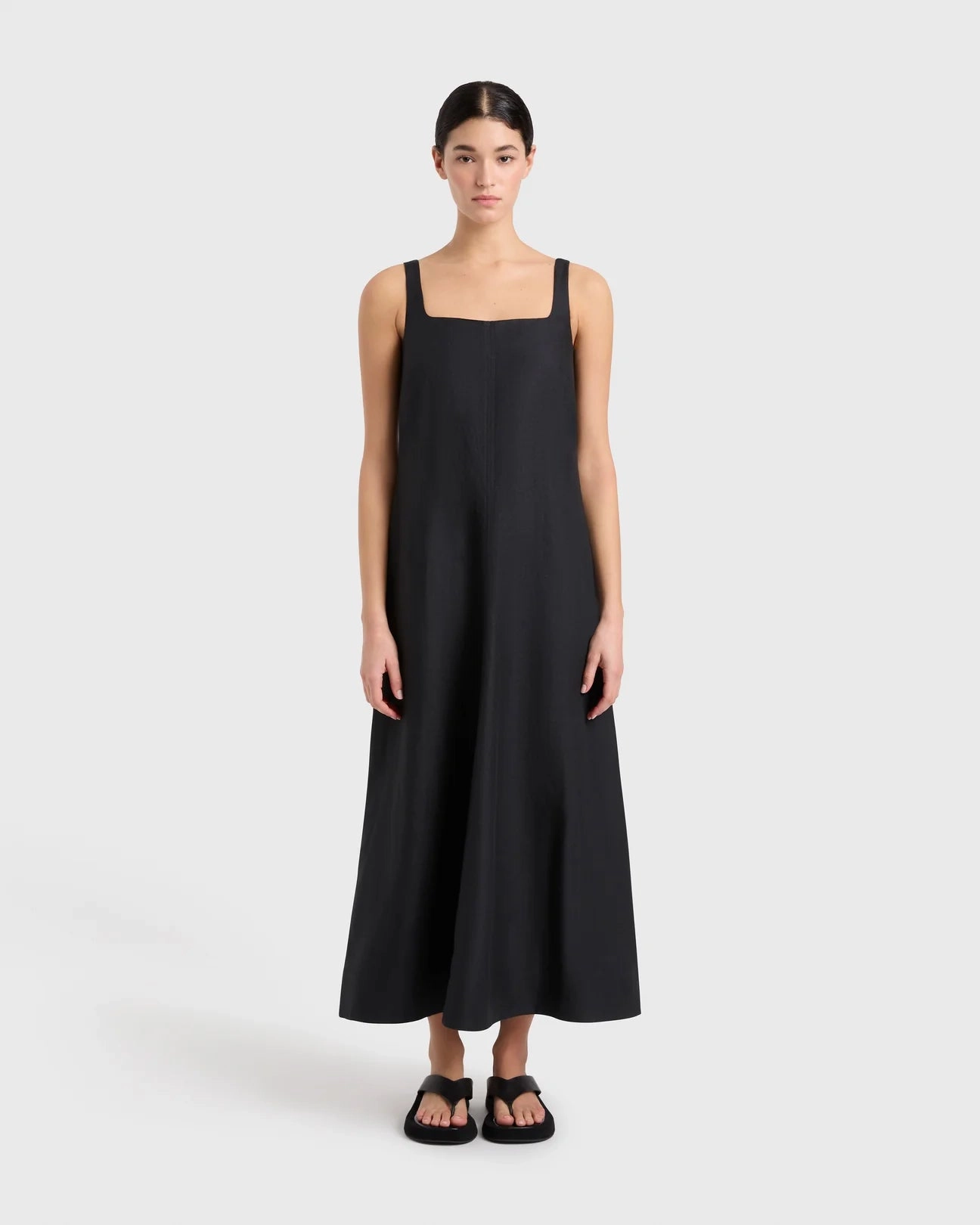 FlexibleCuff Tagless Labeling Delphi Flared Maxi Dress in Black