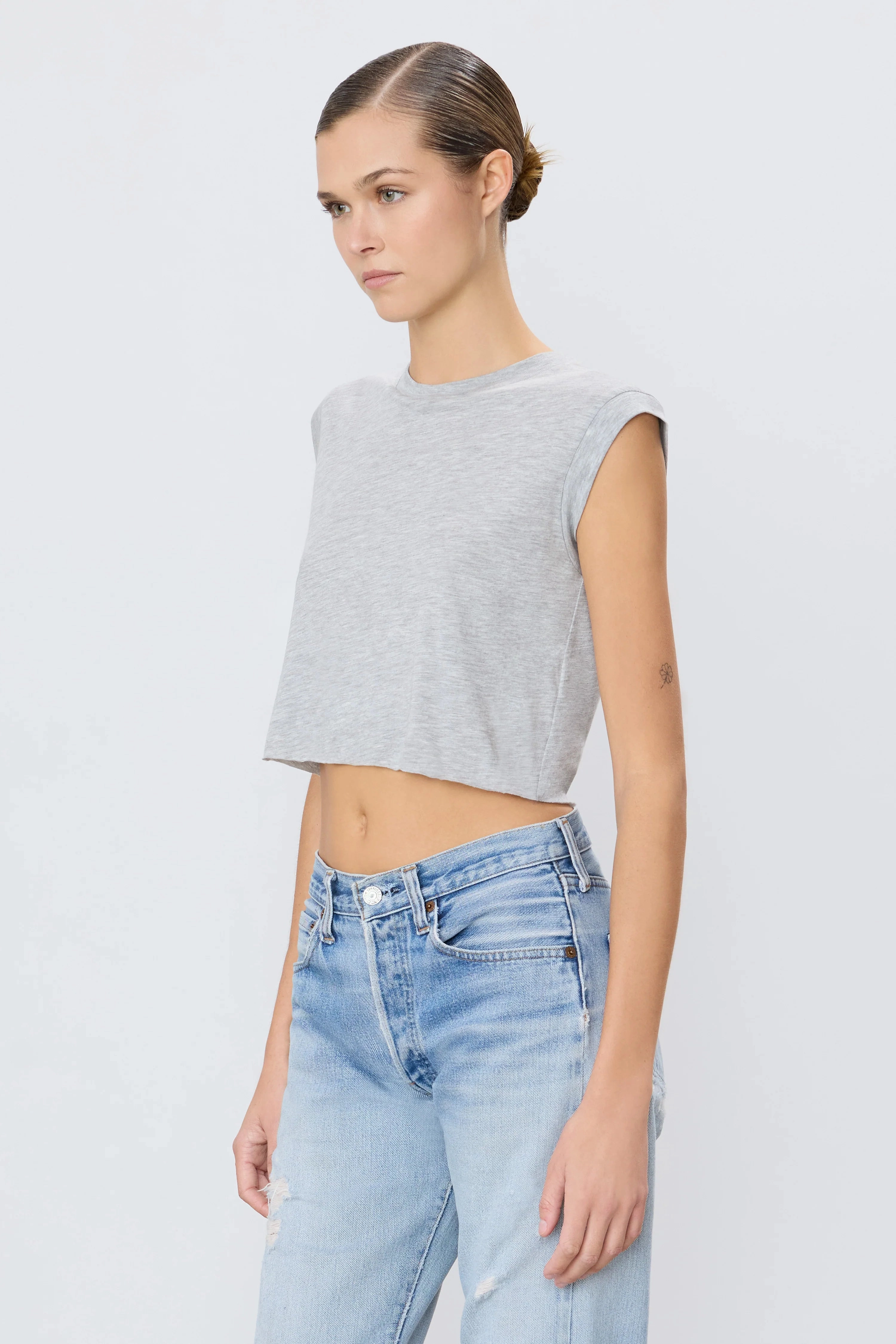 Future Glow Cool Frame Cropped Muscle Tank in Heather Grey