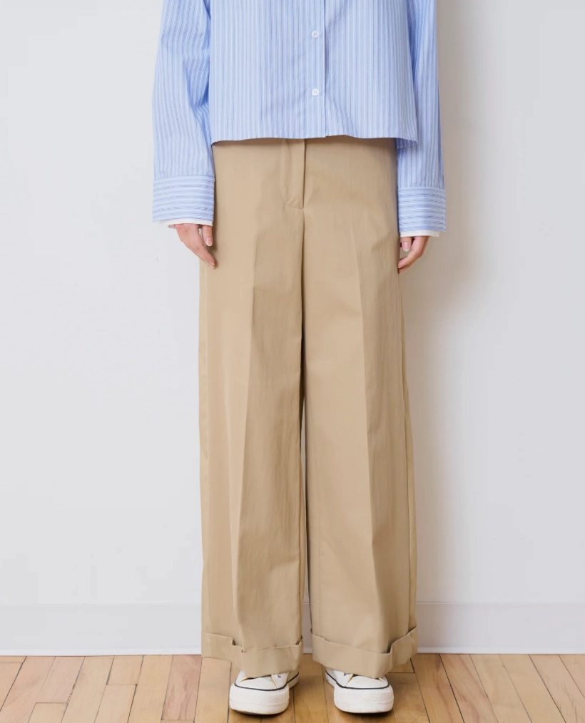 Field Trouser in Sand Car Cool Romance Fit