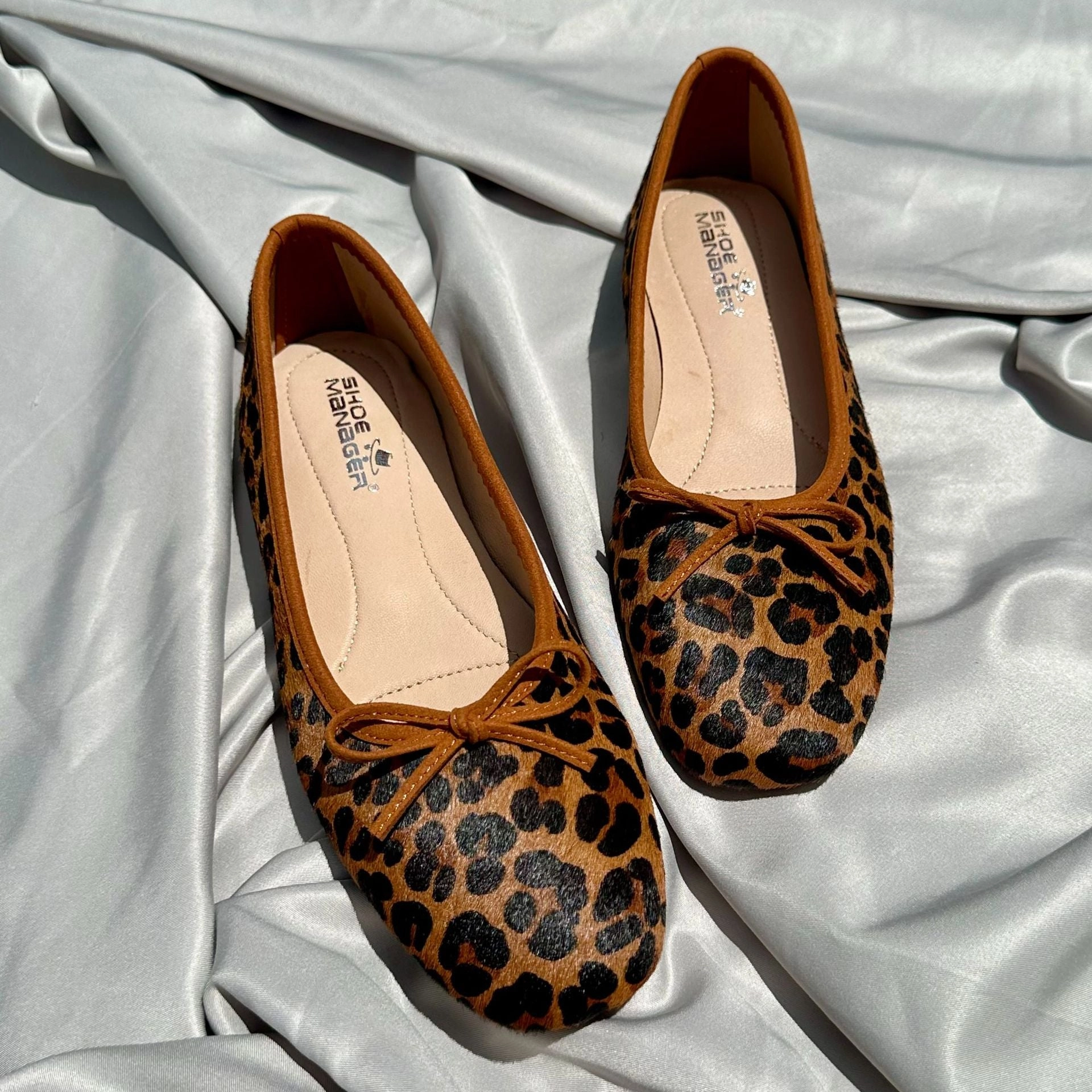 Genuine Leather Soft Sole Round Toe Leopard Print Ballet Flats Shoes Exclusive Look Abrasion Resistant Materials