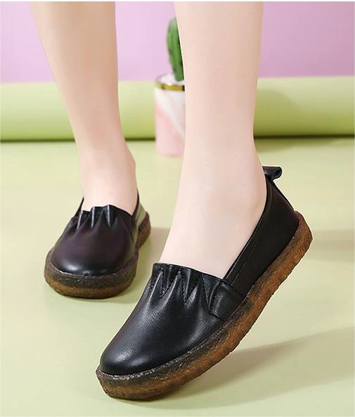 Skid Resistant Base non - slip user Women Soft Soled Hollow Out Leather Flat Shoes