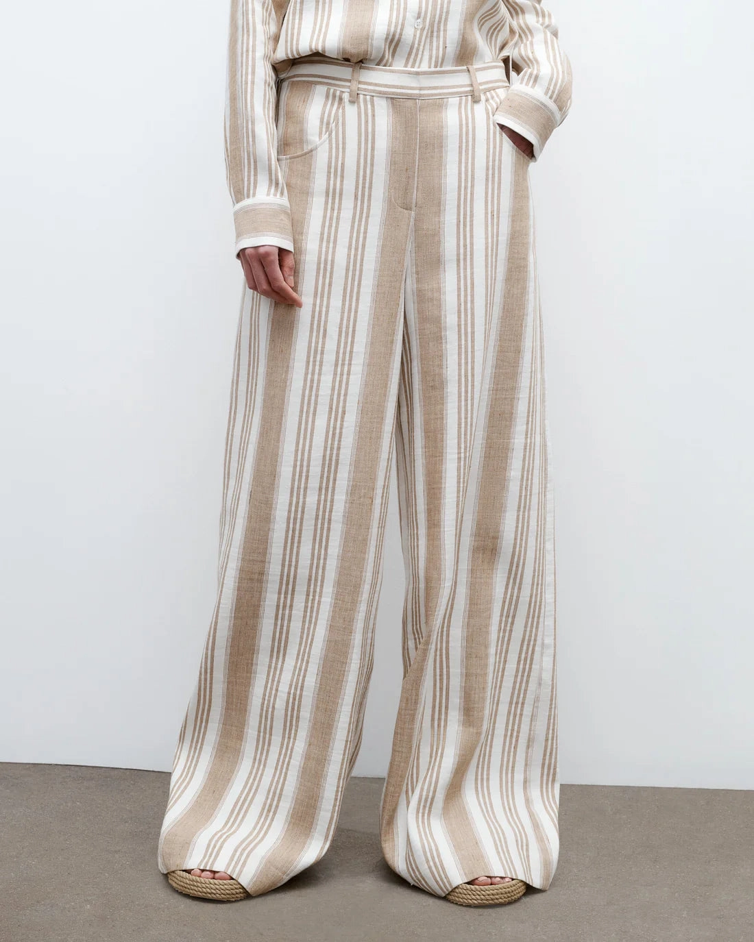 Carnival Look Trendy Look Demie Trouser in White/Khaki