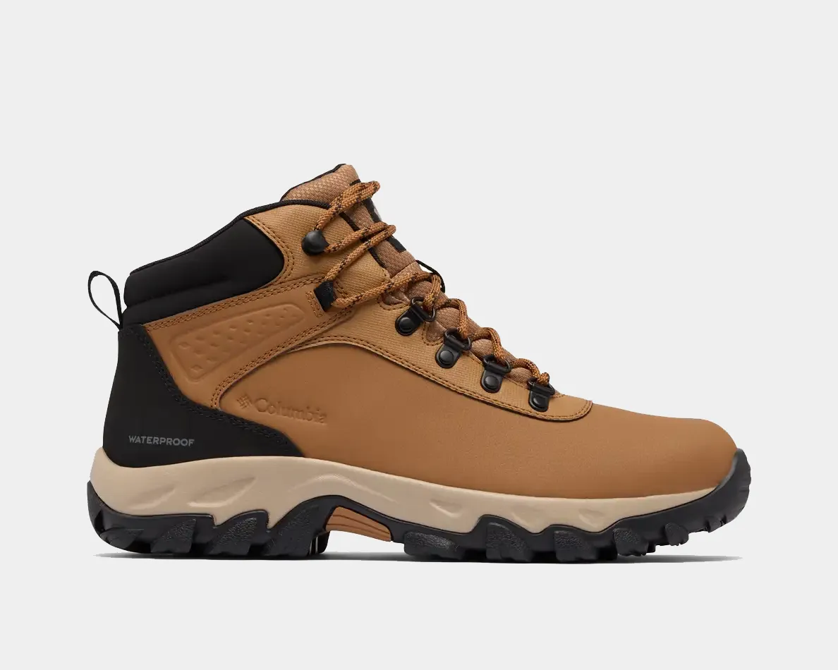 couple wear Newton Explorer