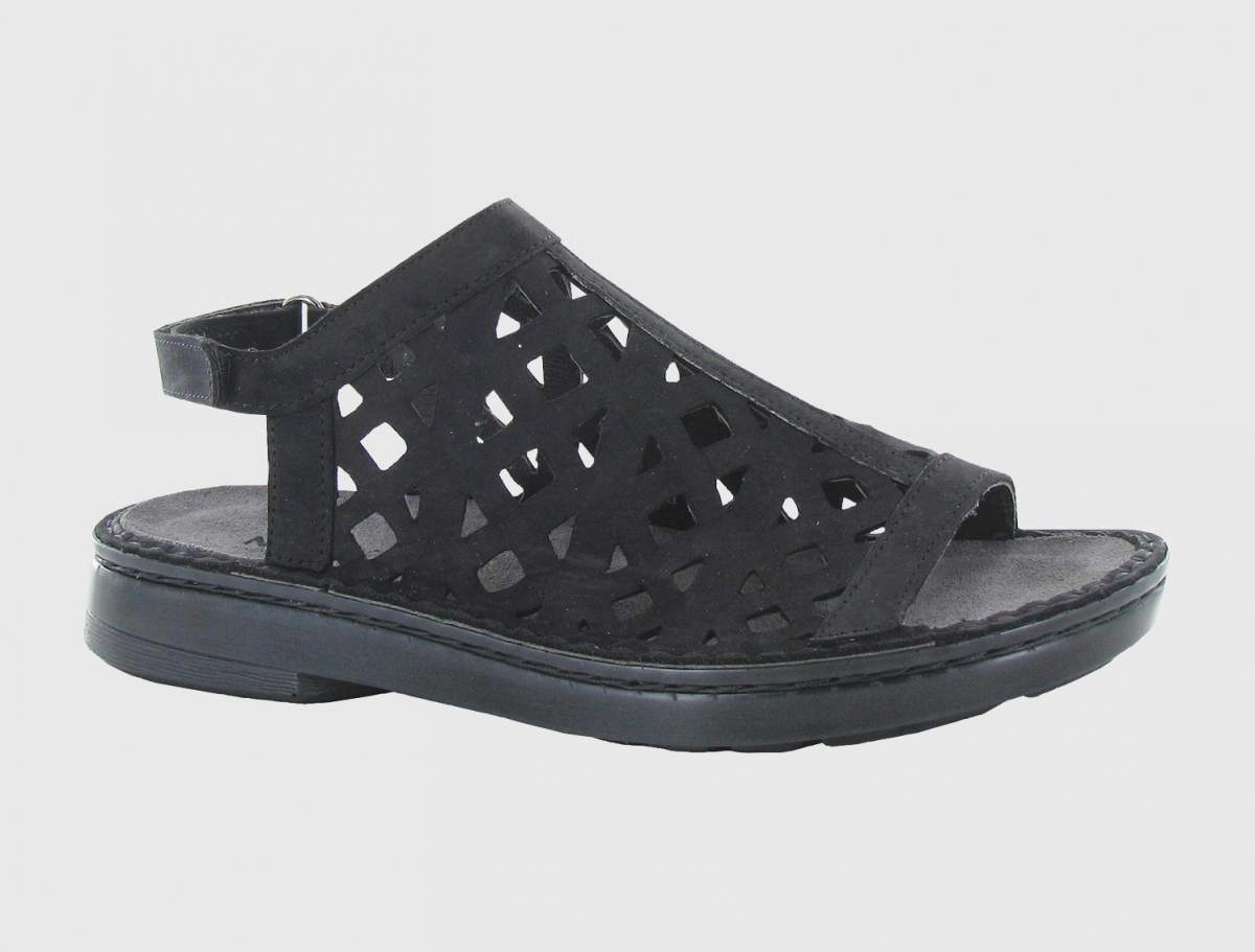 festival look Naot Amadora