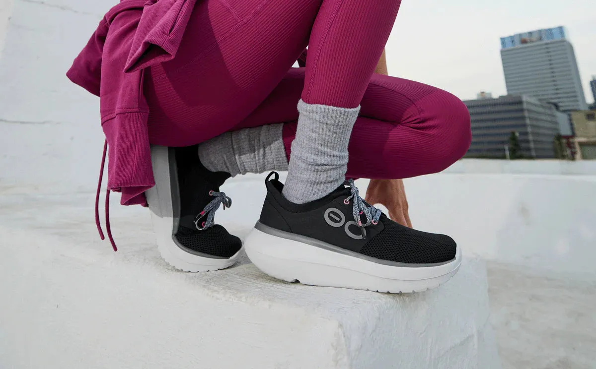 subtle - patterns ergonomic - effectiveness - level OOFOS WOMENS OOMY STRIDE - WHITE BLACK