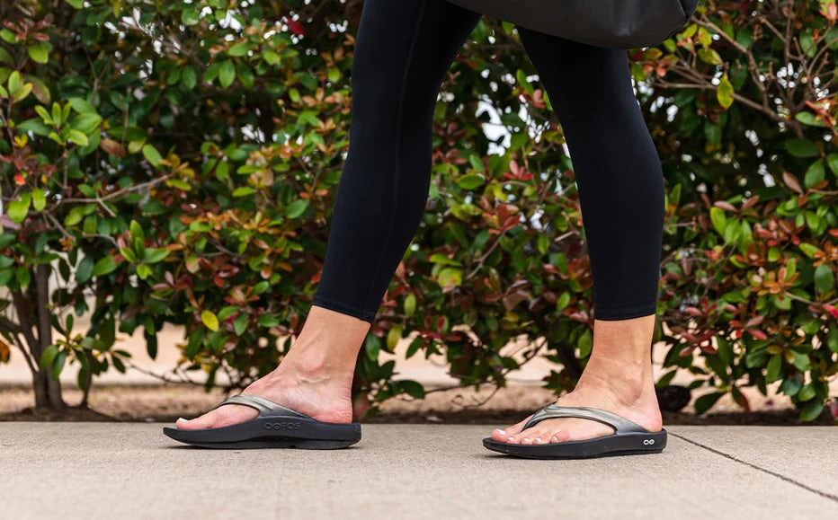 Slip Resistant Sole Pattern OOFOS OOLALA LATTE