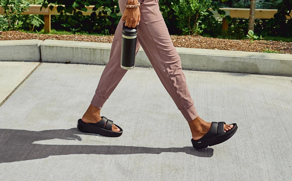 OOFOS OOMEGA OOAHH SLIDE Lounge Mood