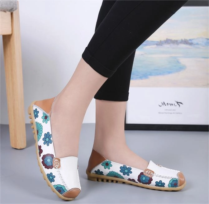 Plus Size Soft Soled Printed Leather Slip-Ons Hypoallergenic Inner Layer