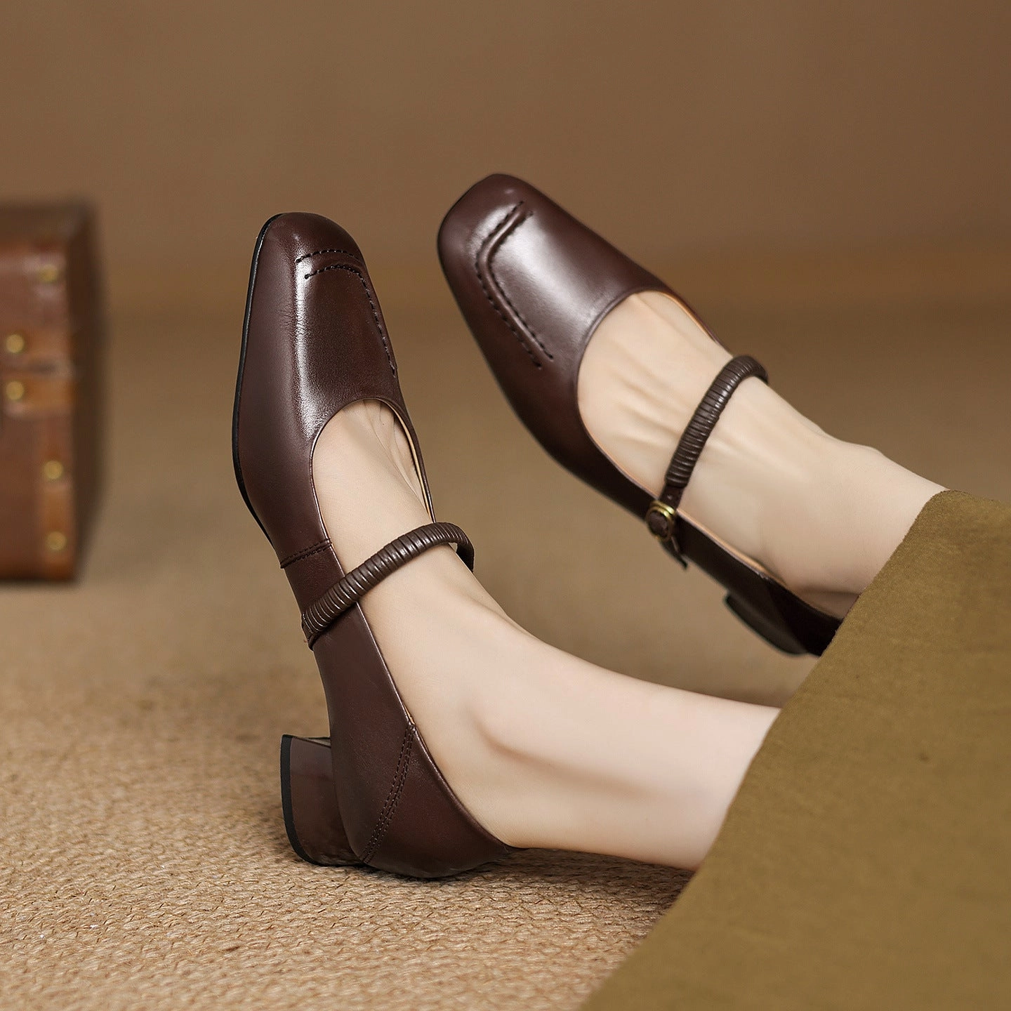 speed - promotion - level Vintage Leather Square Toe One Straped Chunky Shoes