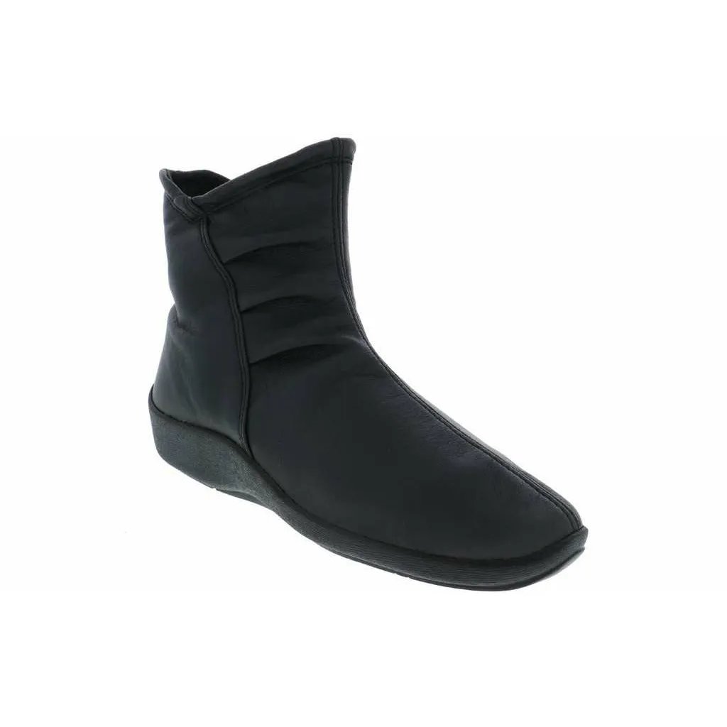 ARCOPEDICO L19 Rugged Built All Day Worker Synthetic Upper