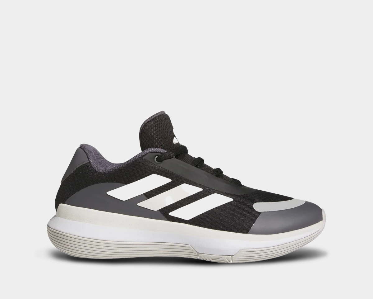 Textured Surface Basketball Legends Low