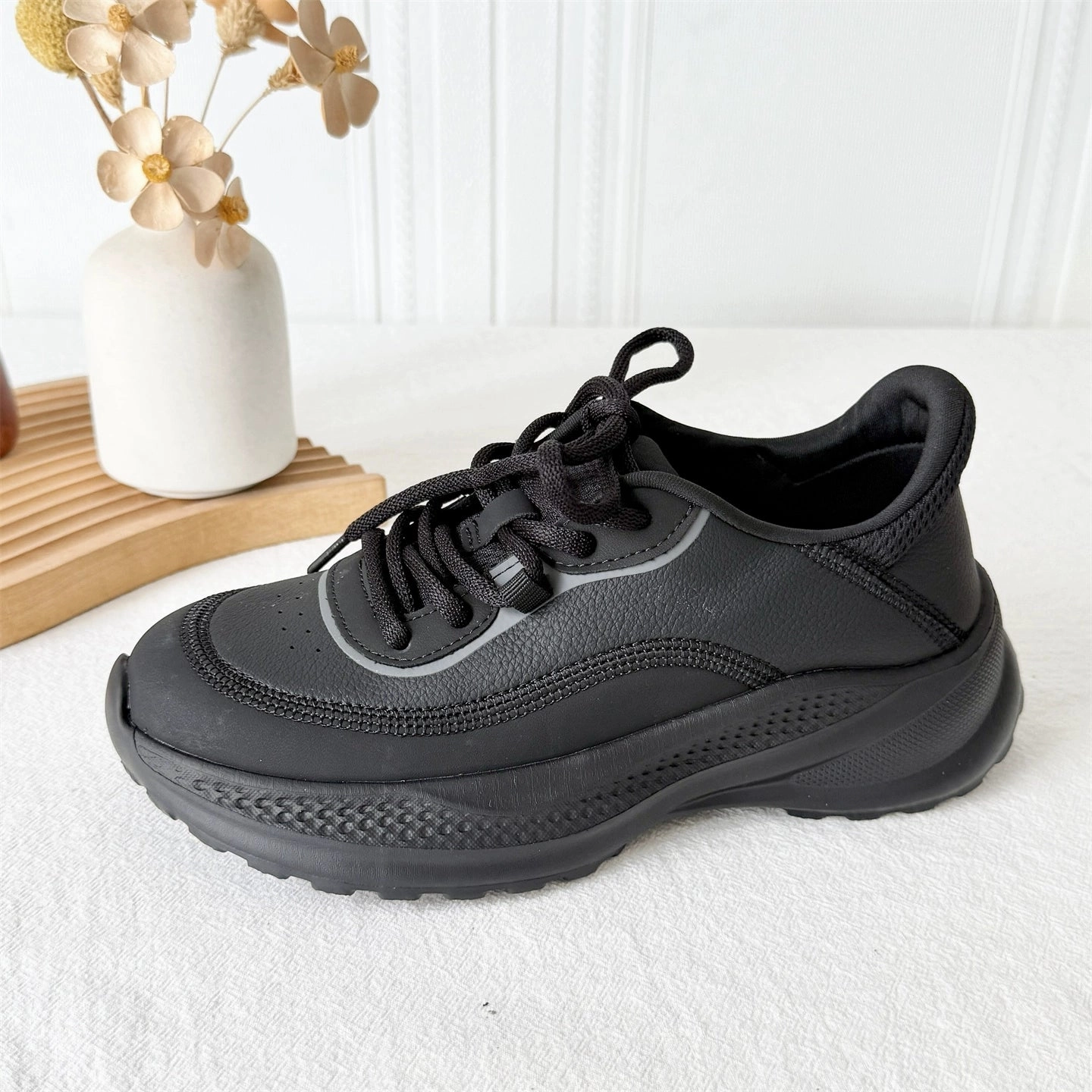 Casual Leather Versatile Soft Thick Sole Lace-Up Sports Sneakers Classy flair