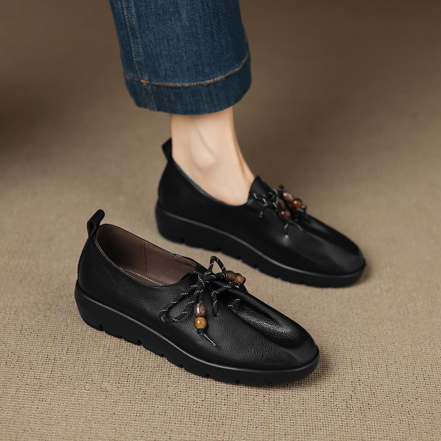Sheepskin Leather Round Toe Lace-Up Shallow Loafer Shoes Layered silhouette