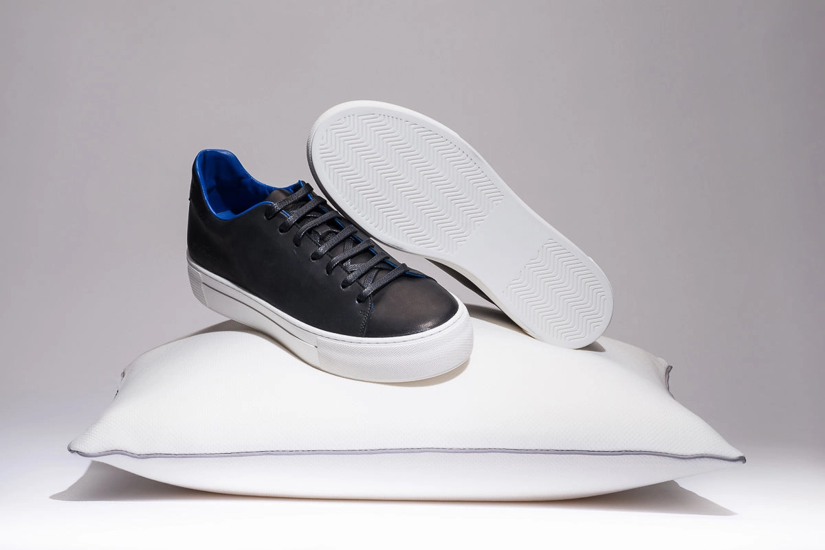 Sneakers, Black & White, Blue Limited Edition Shock - absorbing midsole