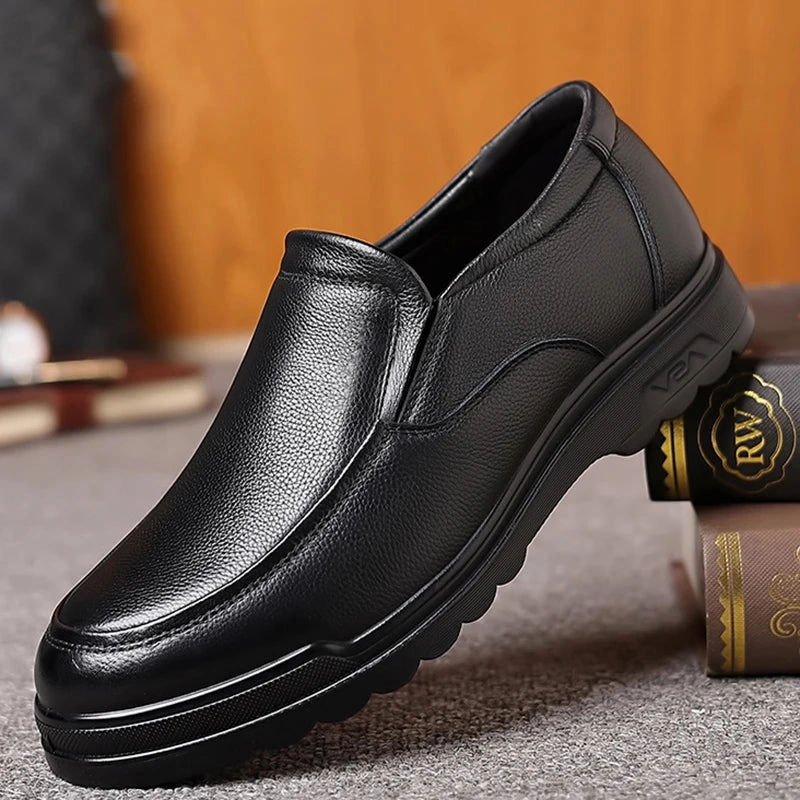 Leather Shoes for Men Dress Shoes Slip-on Plus Size Office Formal Shoes for Male Wedding Party Casual Business Oxfords moisture - wicking Stylish Wear