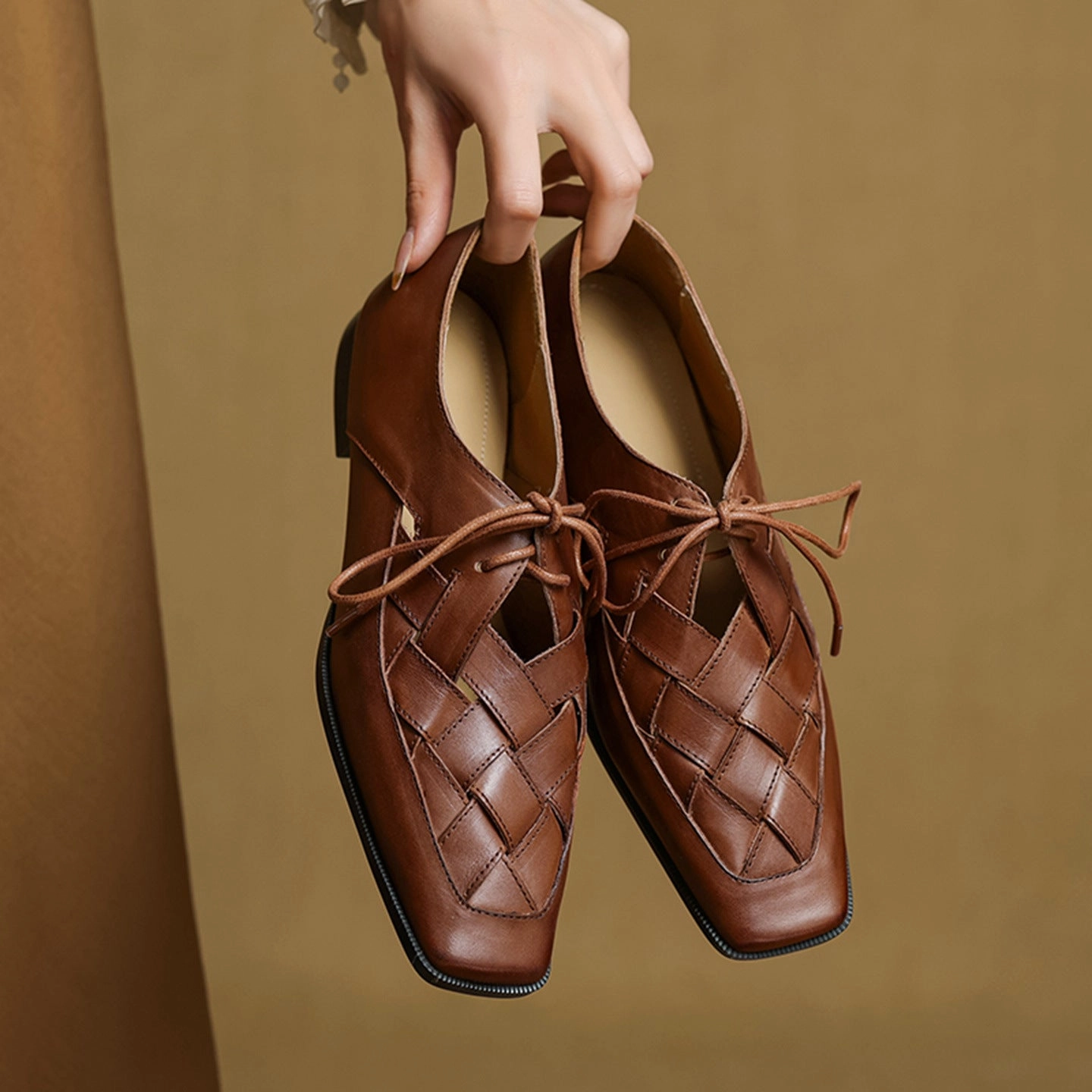 Adaptive Flex Grooves travel - convenient Elegant Leather Woven Square Toe Lace-Up Flat Shoes