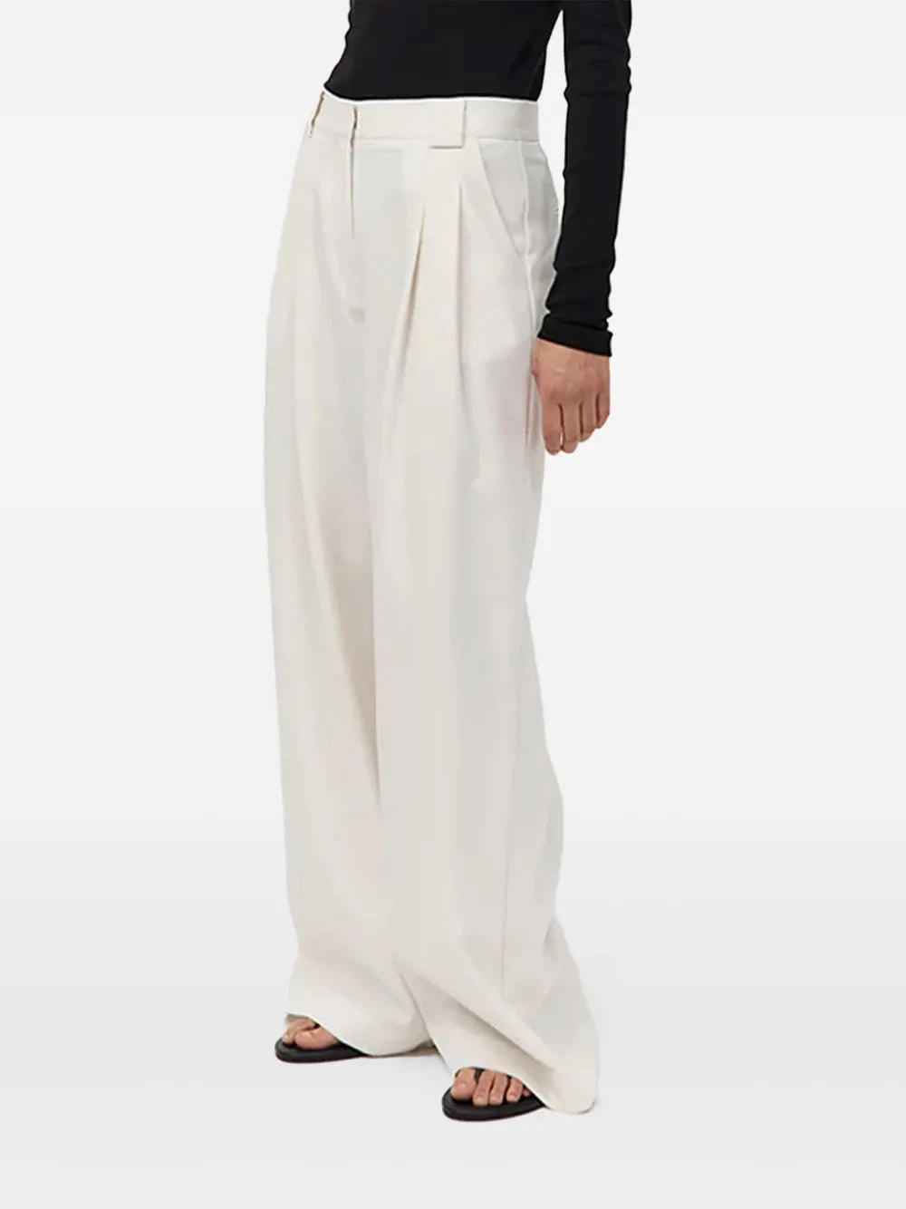 Sun Beam Twill Wide Leg Pleat Pants in Off White