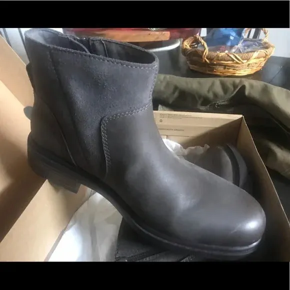 UGG WOMEN'S HARRISON ZIP BOOT Lightweight Build Quick Drying Materials