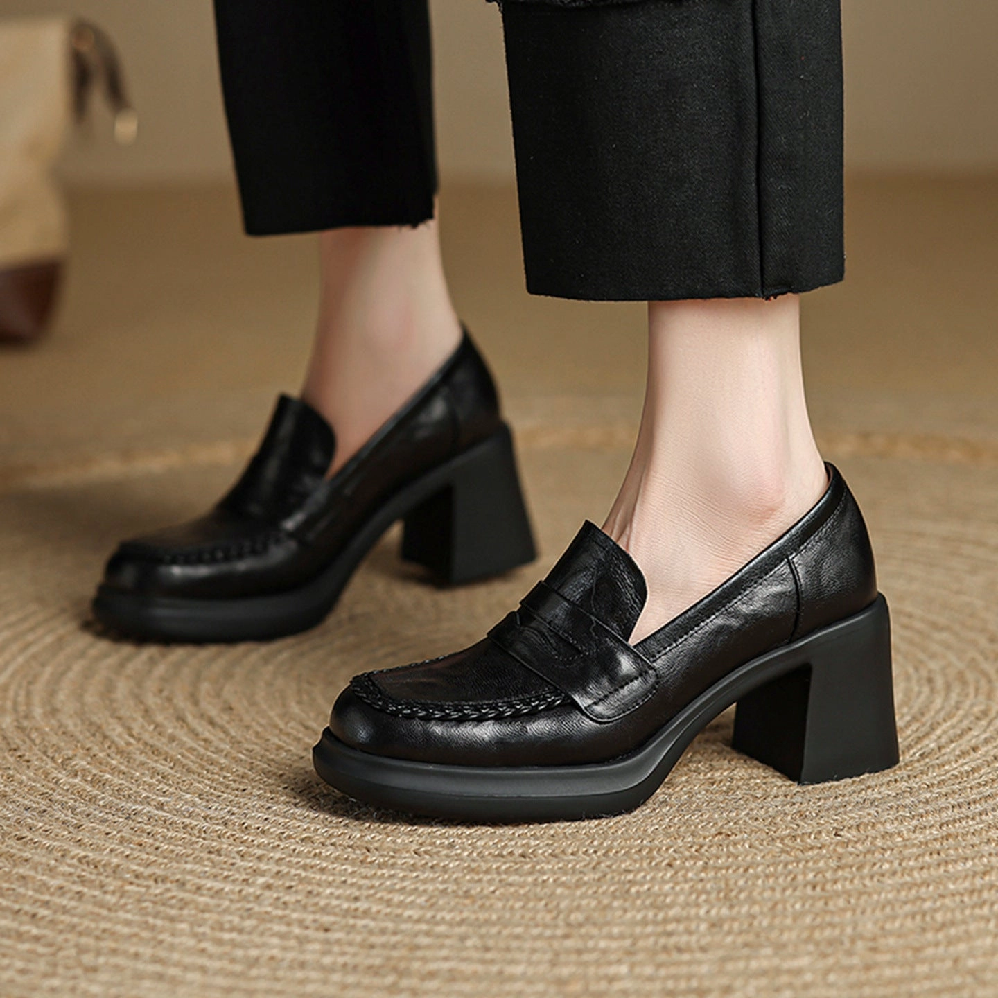 Pressure Zoned Insole Vintage Fashionable Sheepskin Leather Chunky Platform Shoes