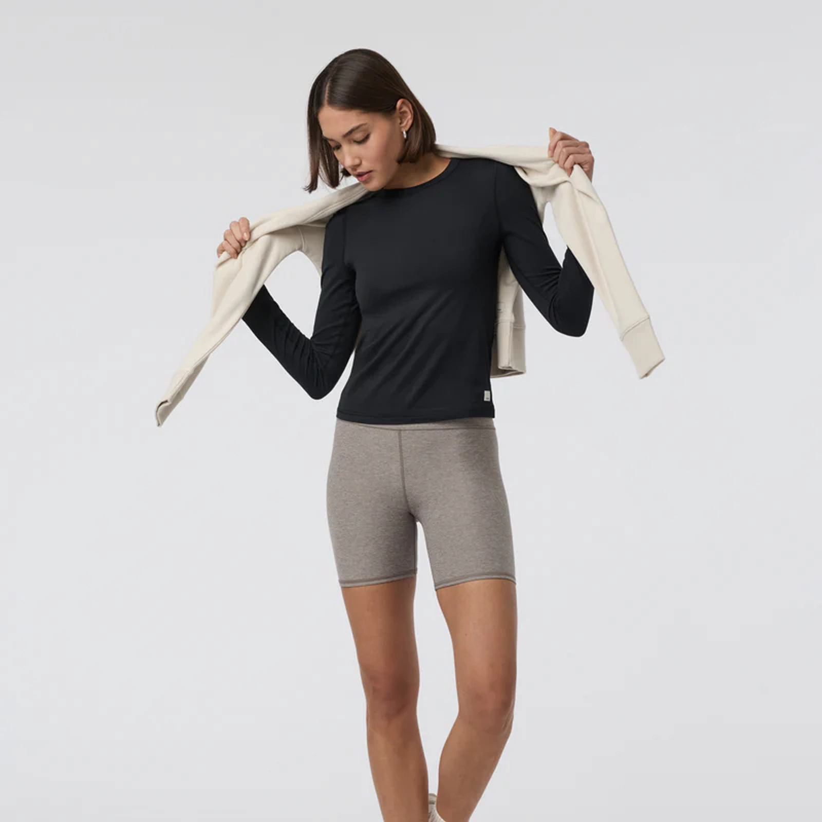 Sharp Cut RecycledPolyester Vuori Lux Long Sleeve Crew Tee (Women) - Black