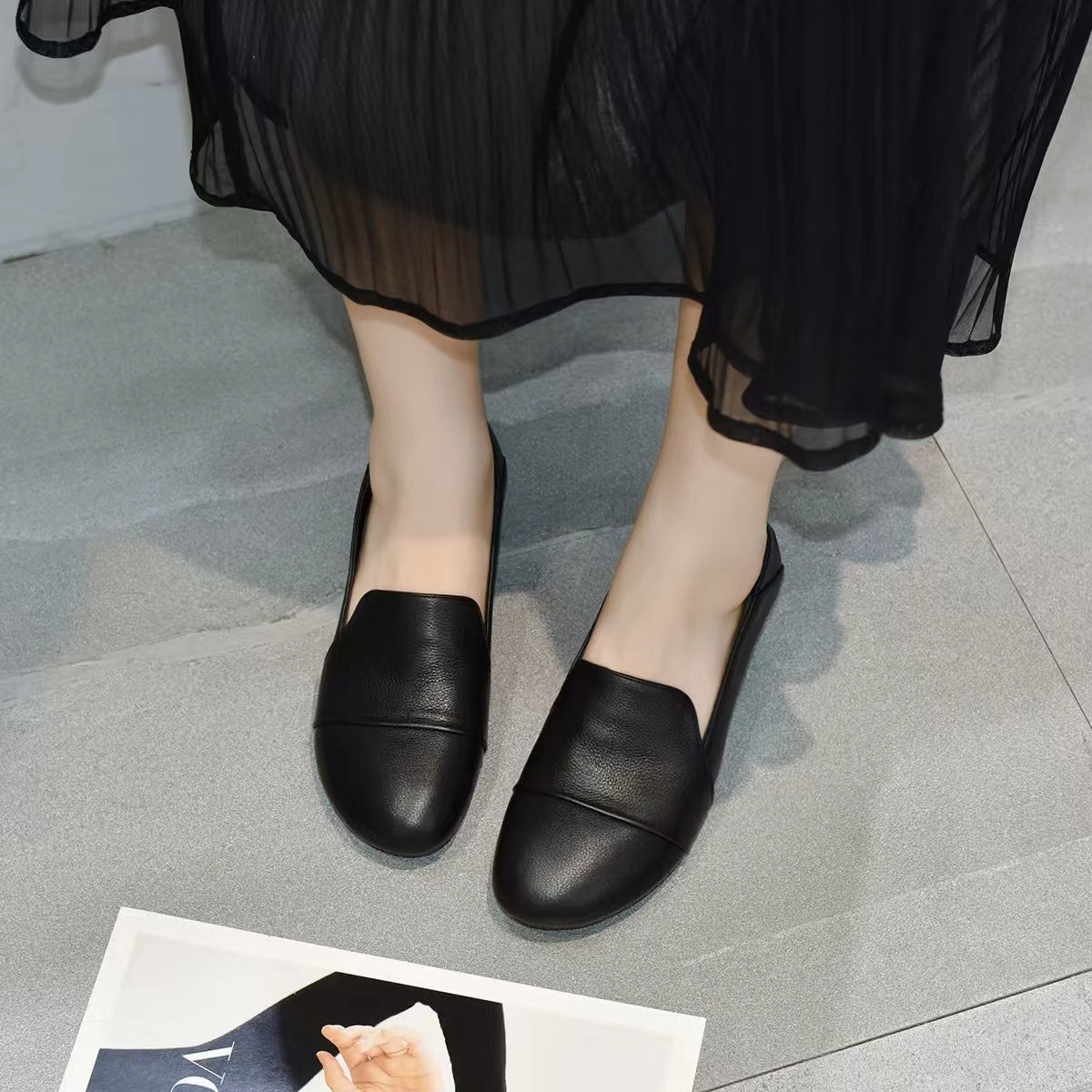 Vibration Reduction Women Retro Leather Casual Round Toe Chunky Soft Sole Shoes