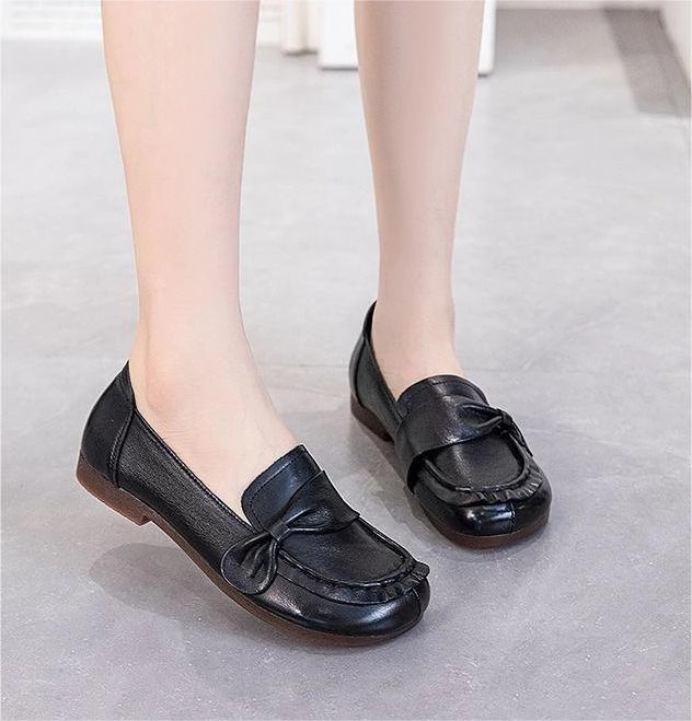 Structured sole Women Retro Ruffled Soft Soled Slip On Shoes