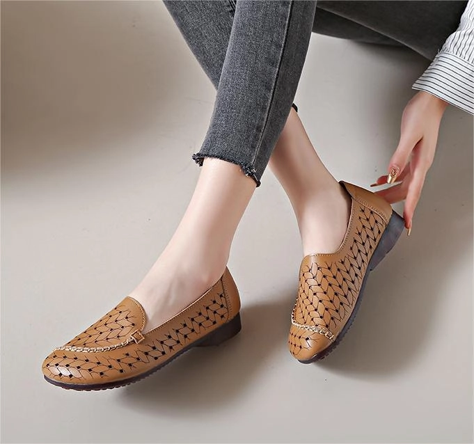 Women Retro Soft Sole Breathable Hollow Slip-Ons simplest